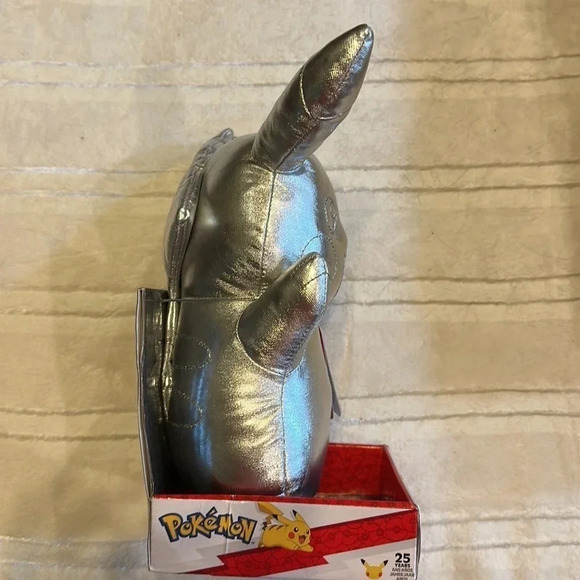 NWT Pokémon Pikachu Silver 25 year anniversary stuffed collectible in packaging - Picture 4 of 7